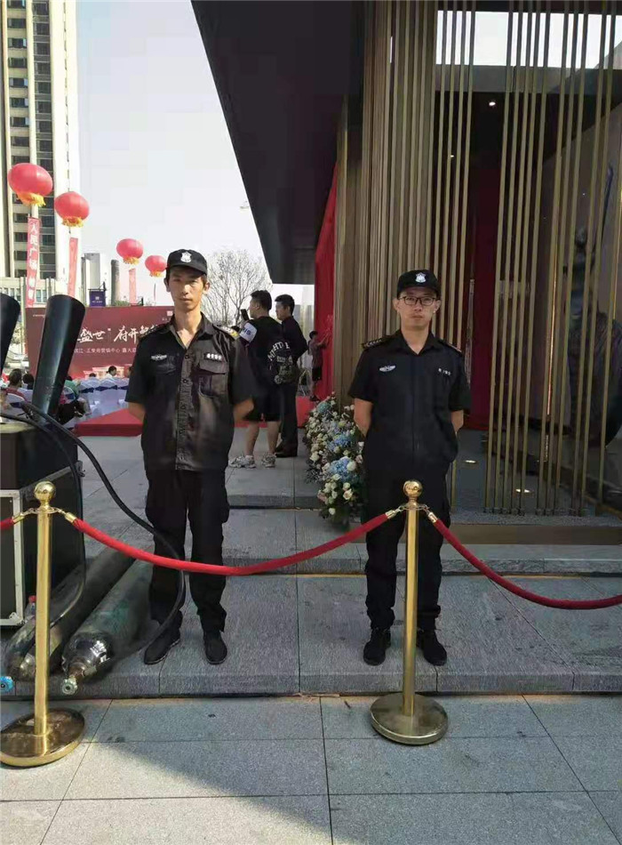 獵鷹安保為襄陽(yáng)濱江·正榮府盛大開盤活動(dòng)保駕護(hù)航