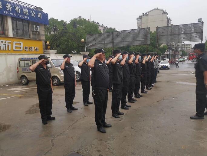 戶外小區(qū)物業(yè)保安夏天**防暑降溫小常識！趕緊收藏把！