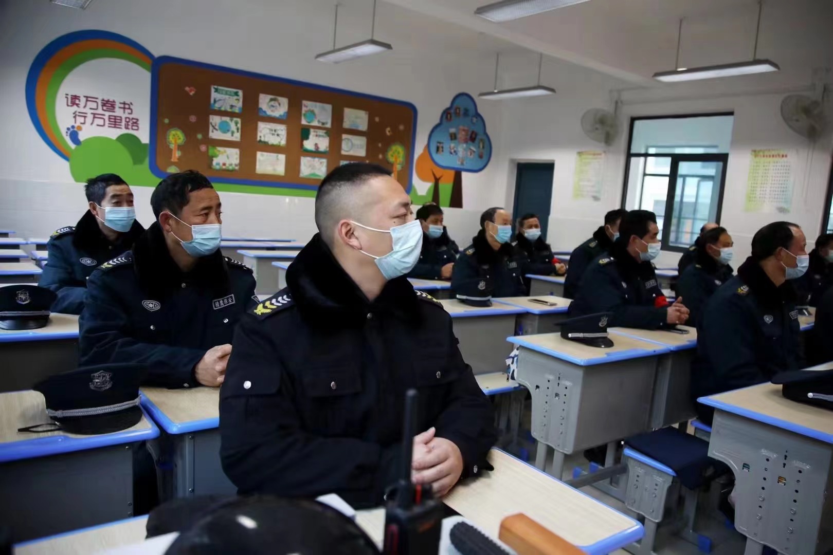 獵鷹安保與公安內(nèi)保聯(lián)合開展2022年春季校園保安員理論與實戰(zhàn)培訓(xùn)