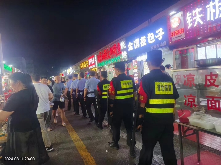 面對不同的工作環(huán)境和需求，保安工作人員該如何應對？